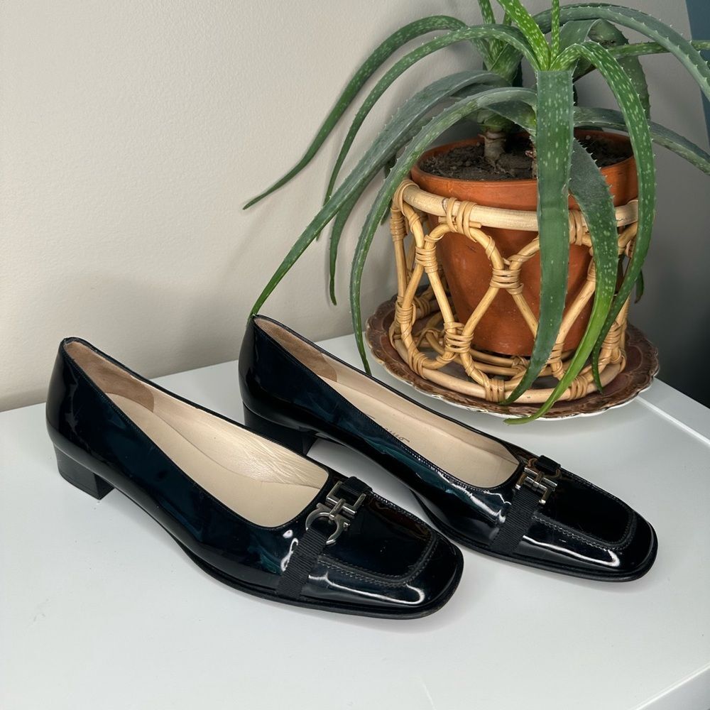 SALVATORE FERRAGAMO Vintage Letizia Black Patent Leather Loafers 7.5B | Gancini - Picture 2 of 10